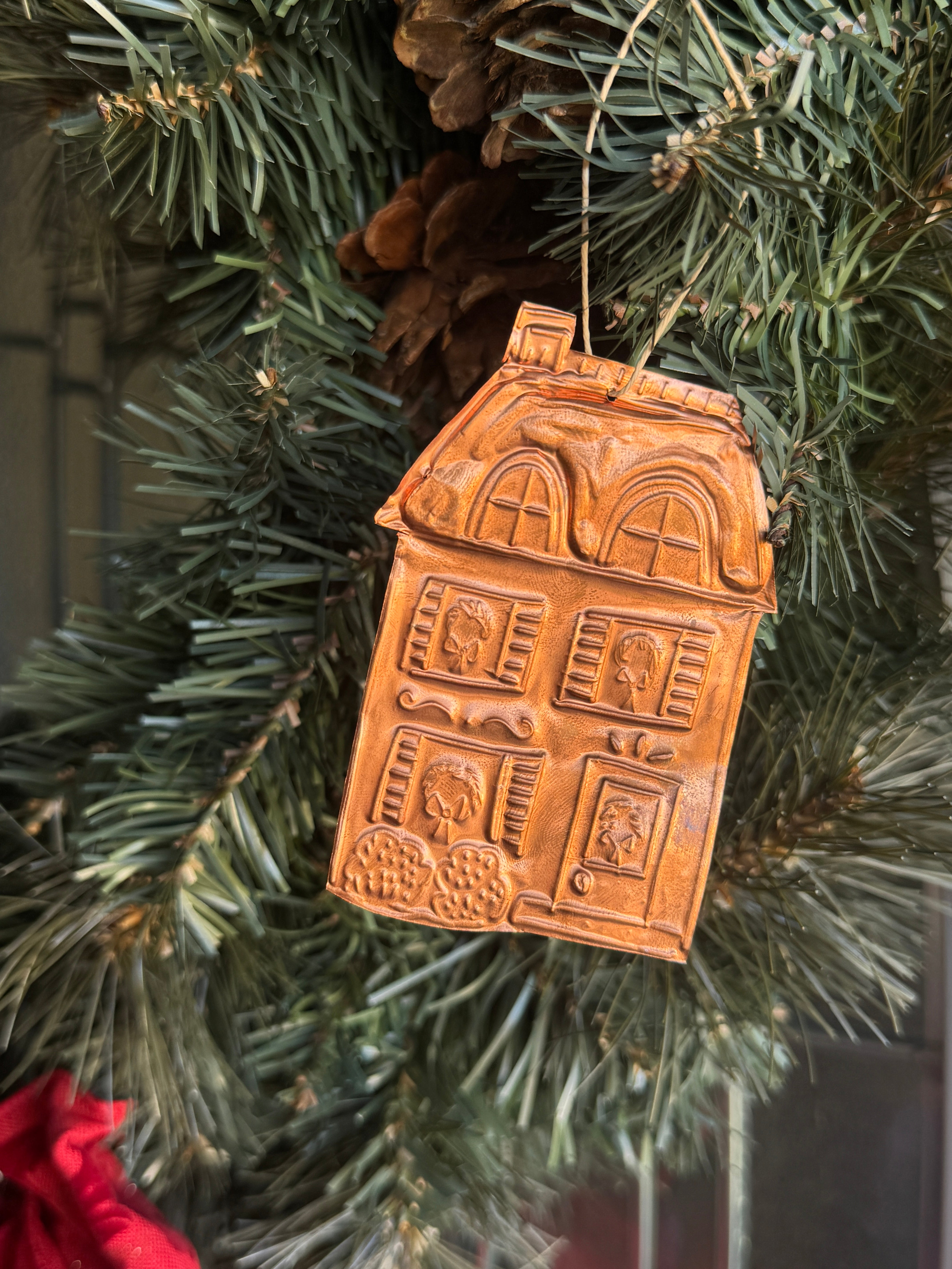 Festive Foil Embossing Holiday Workshop at Cafe Conmigo